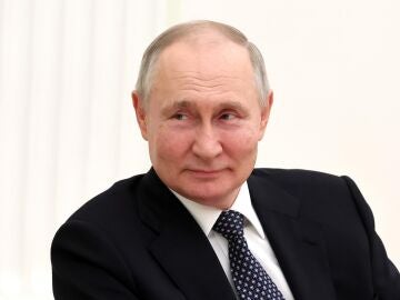Putin surprise visits invaded Ukrainian territory in Kherson and Lugansk regions