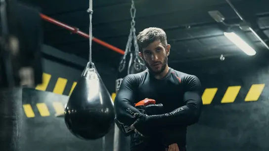 Quim Gutiérrez en el papel de Albert López en 'El cuerpo en llamas'. Quim Gutiérrez en el papel de Albert López en 'El cuerpo en llamas'