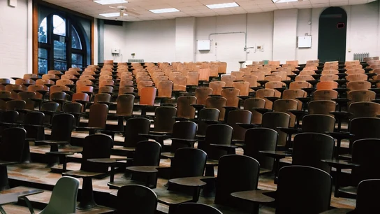 Imagen de un aula de universidad Imagen de un aula de universidad