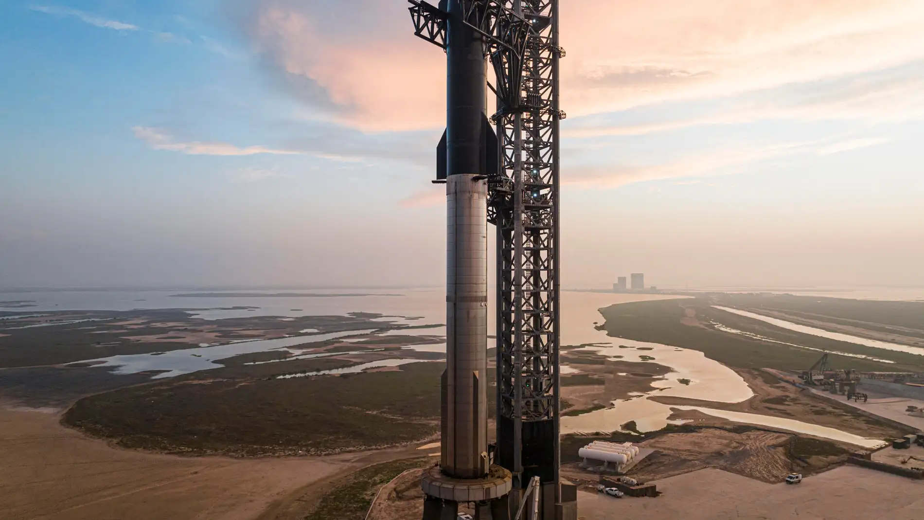 SpaceX muestra su sistema Starship en Boca Chica, Texas