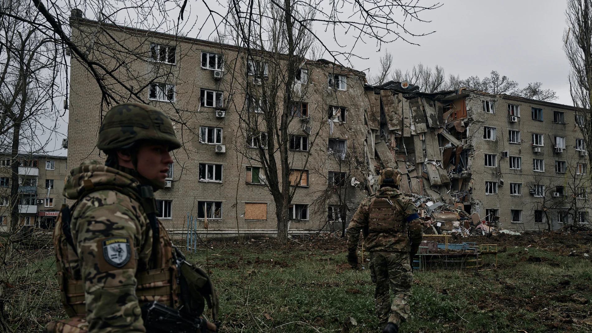 CNN en primera línea mientras Ucrania espera ayuda crítica - CNN Video