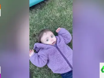 El adorable viral de una niña que al tirarse por un tobogán acaba dando una voltereta 