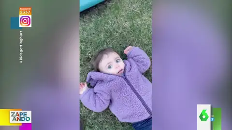 El adorable viral de una niña que al tirarse por un tobogán acaba dando una voltereta 