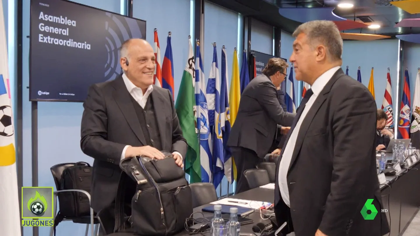 Así ha sido el encuentro entre Laporta y Tebas en la asamblea de LaLiga Así ha sido el encuentro entre Laporta y Tebas en la asamblea de LaLiga