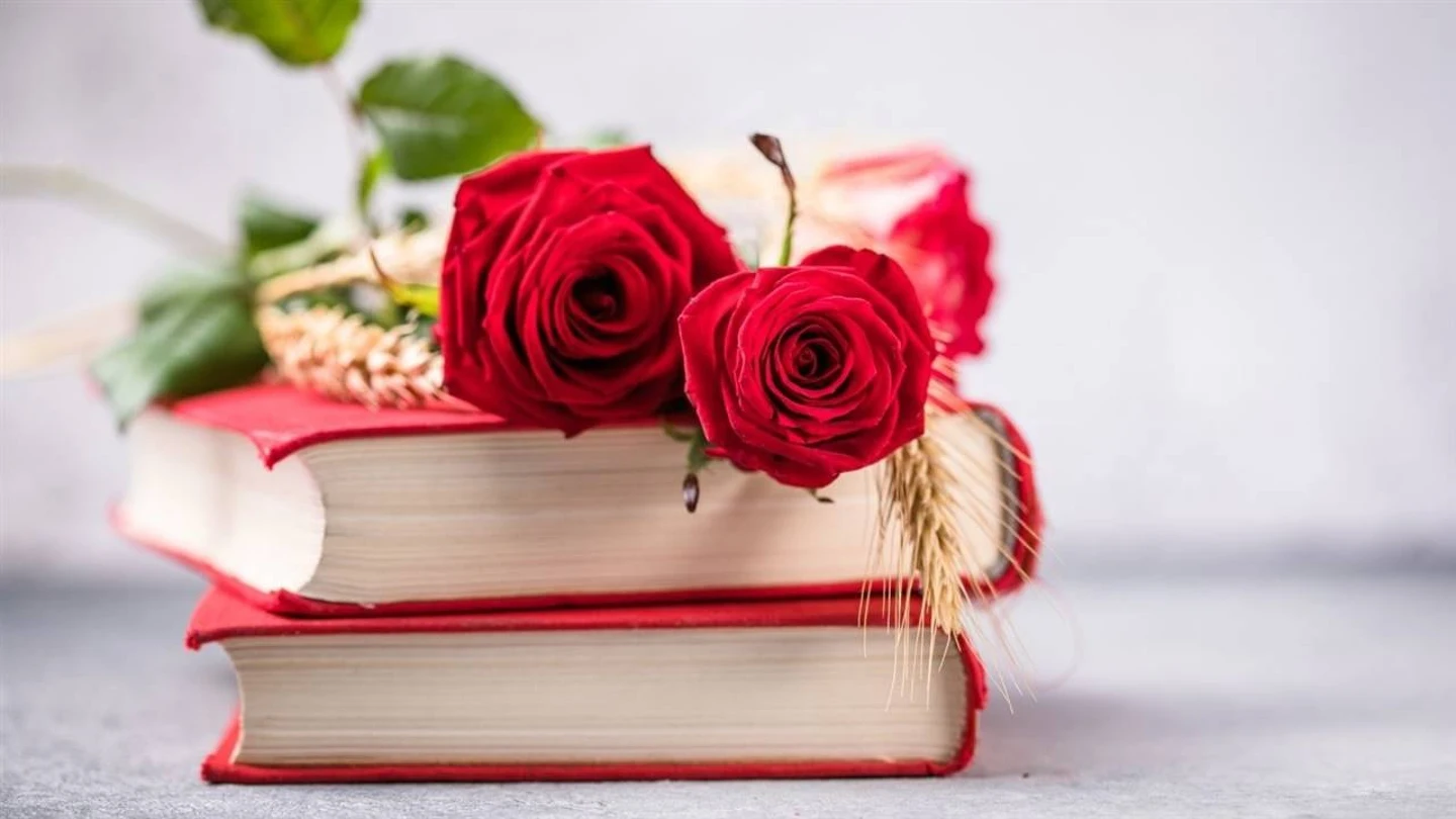 Rosas y libros Rosas y libros
