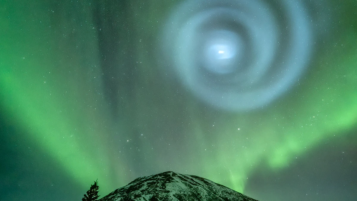 Espiral de gas en el cielo de Alaska