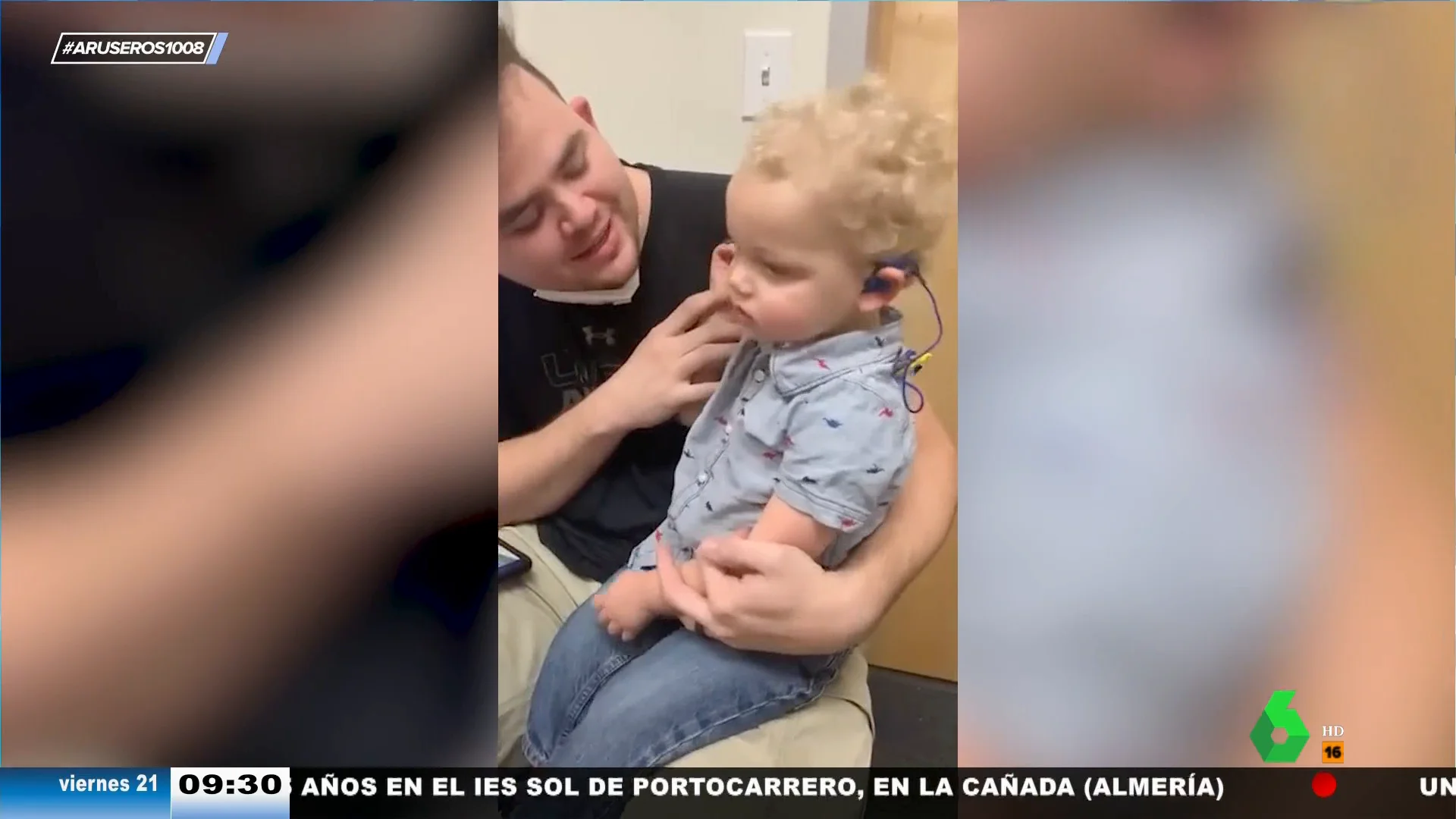 La sensacional reacción de un niño cuando prueba unos audífonos: "Se está familiarizando con su propia voz"