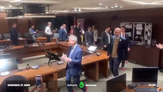 Diputados canadienses con tacones rosas Diputados canadienses con tacones rosas