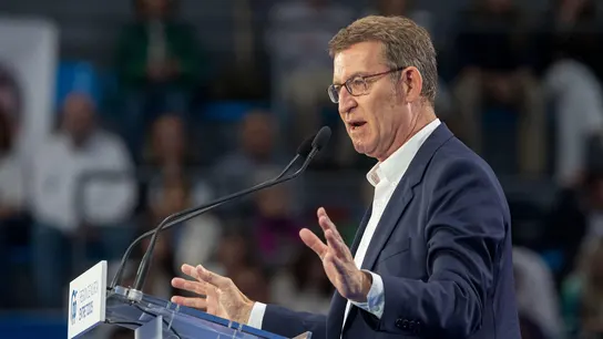 Feijóo saca pecho de la reforma de la ley 'Solo sí es sí' y arremete contra Sánchez Feijóo saca pecho de la reforma de la ley 'Solo sí es sí' y arremete contra Sánchez