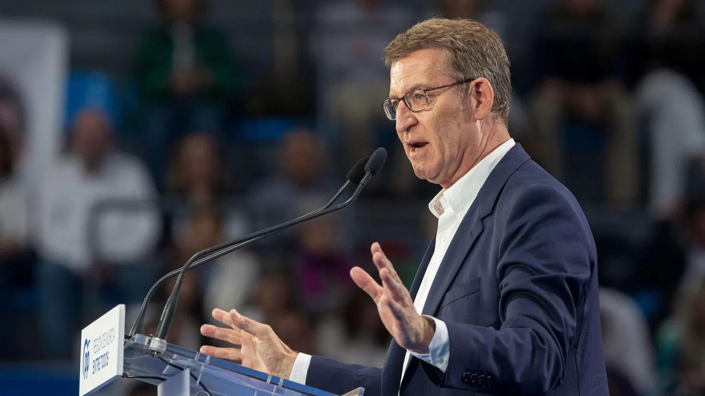 Feijóo saca pecho de la reforma de la ley 'Solo sí es sí' y arremete contra Sánchez Feijóo saca pecho de la reforma de la ley 'Solo sí es sí' y arremete contra Sánchez