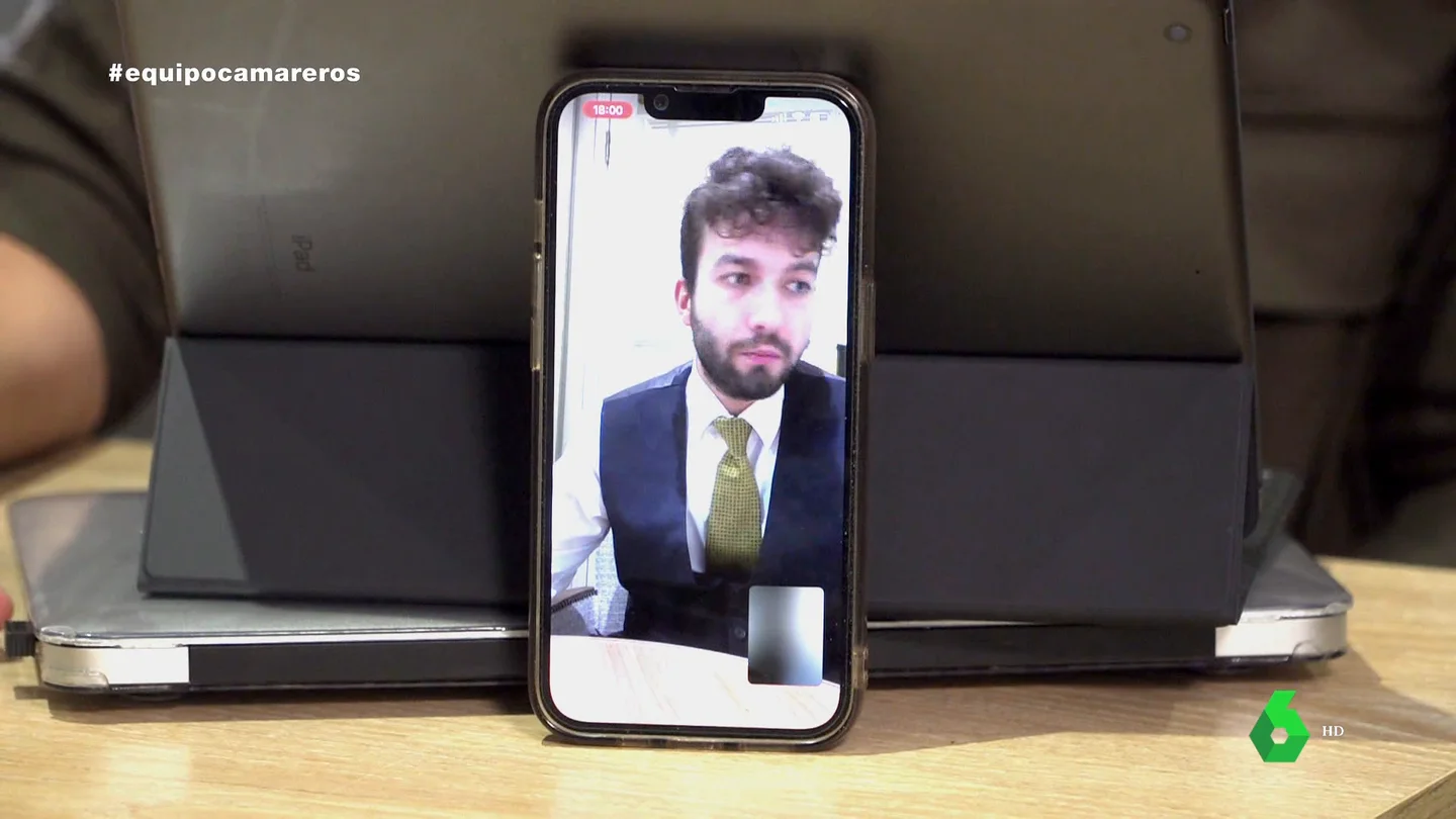 Un joven camarero narra su vida desde que se fue a Irlanda a trabajar en la hostelería: "En España cobraba 2,5 euros la hora y ahora son 2.200 al mes" Un joven camarero narra su vida desde que se fue a Irlanda a trabajar en la hostelería: "En España cobraba 2,5 euros la hora y ahora son 2.200 al mes"