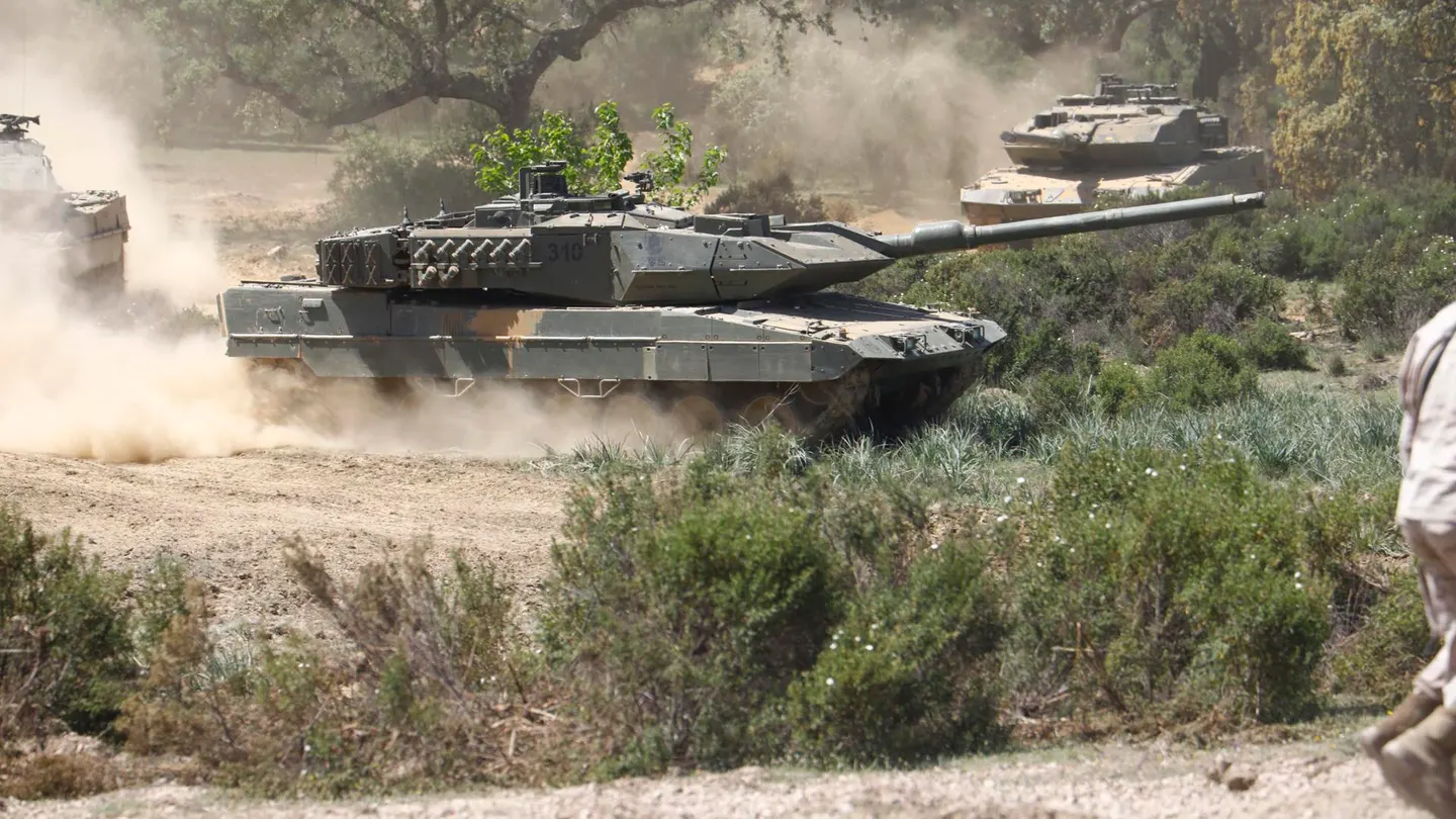 En camino el primer envío de tanques Leopard españoles con destino a Ucrania En camino el primer envío de tanques Leopard españoles con destino a Ucrania