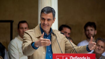 El presidente del Gobierno y secretario general del PSOE, Pedro Sánchez, durante su intervención en la Convención en el Mundo Rural que se celebra este sábado en el Antiguo Hospital de Santiago en Úbeda (Jaén).