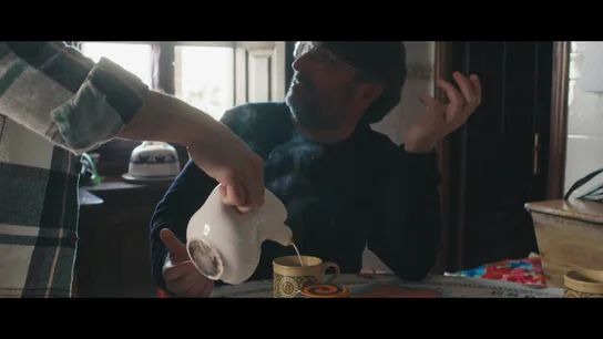 "Hostia, parece una polla, ¿no?": el detalle del desayuno de Rodrigo Cuevas que choca a Jordi Évole "Hostia, parece una polla, ¿no?": el detalle del desayuno de Rodrigo Cuevas que choca a Jordi Évole