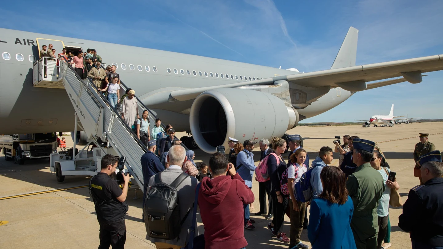 Llegada de ciudadanos evacuados de Sudán a Torrejón Llegada de ciudadanos evacuados de Sudán a Torrejón