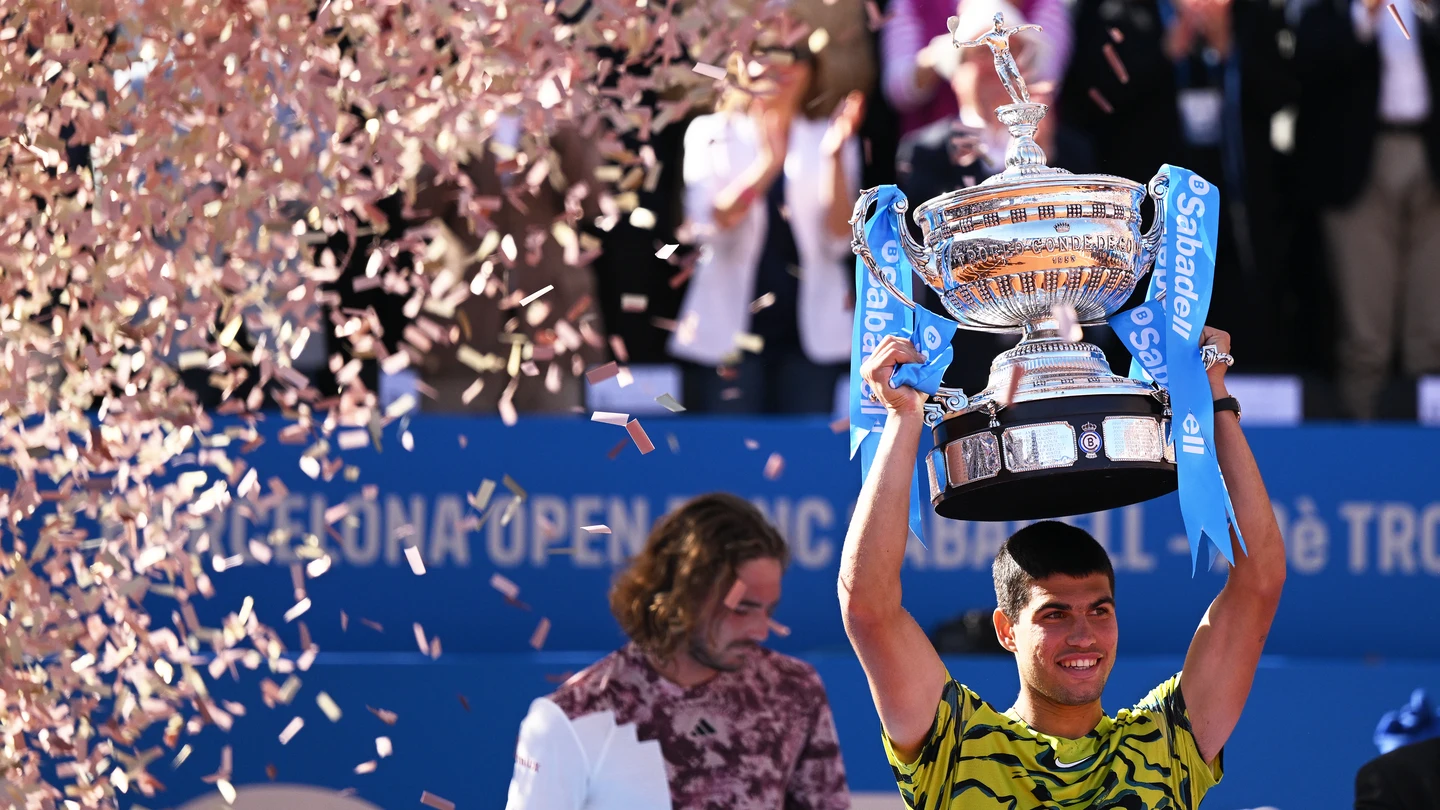 Carlos Alcaraz y Stefanos Tsitsipas Carlos Alcaraz y Stefanos Tsitsipas