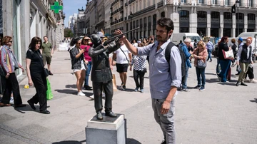 La escultura del Rey emérito Juan Carlos I forma parte de una exposición del artista que se inaugrua esta semana en Madrid