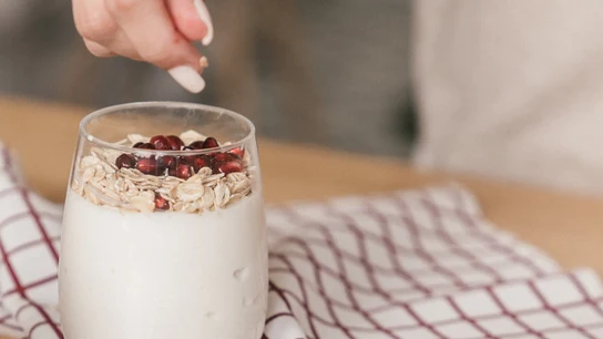 La nutricionista Laura Jorge revela cuál es el mejor yogur de todos: "Aporta saciedad y su grasa es buena" La nutricionista Laura Jorge revela cuál es el mejor yogur de todos: "Aporta saciedad y su grasa es buena"