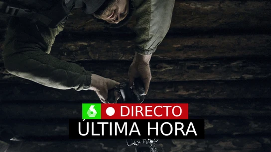 Un soldado ucraniano dispara su arma en Donetsk Un soldado ucraniano dispara su arma en Donetsk