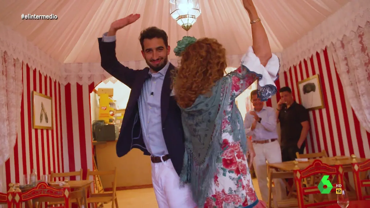 Isma Juárez aprende a bailar sevillanas en la Feria de Sevilla: este es el desastroso resultado Isma Juárez aprende a bailar sevillanas en la Feria de Sevilla: este es el desastroso resultado