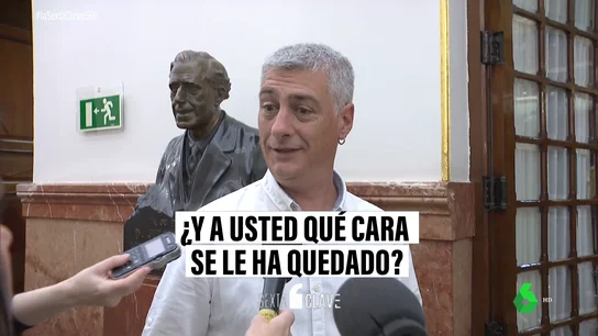 Esta es la cara que se le ha quedado a más de un político ante la 'bomba' sobre la hija secreta del emérito Esta es la cara que se le ha quedado a más de un político ante la 'bomba' sobre la hija secreta del emérito