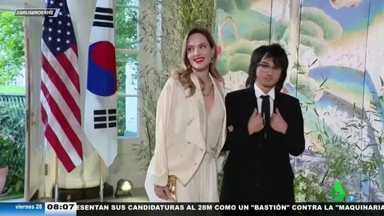 Angelina Jolie eclipsa con un increíble vestido blanco en su visita a la Casa Blanca con su hijo Maddox Angelina Jolie eclipsa con un increíble vestido blanco en su visita a la Casa Blanca con su hijo Maddox