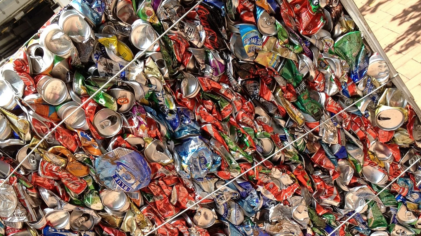 Tu teléfono móvil y otras cosas fabricadas con envases de aluminio reciclado y que no sabías Tu teléfono móvil y otras cosas fabricadas con envases de aluminio reciclado y que no sabías