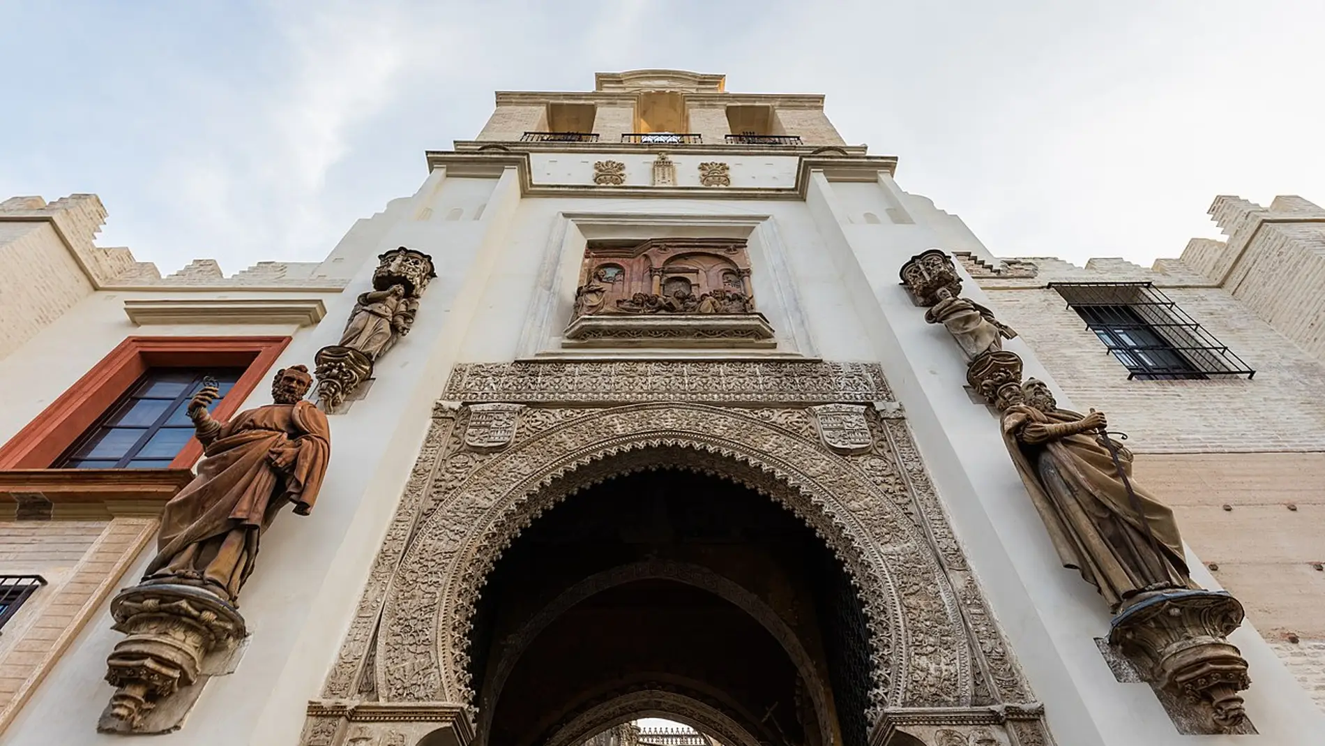 Puerta del Perdón de la Catedral de Sevilla: su curiosa leyenda y el secreto que esconde