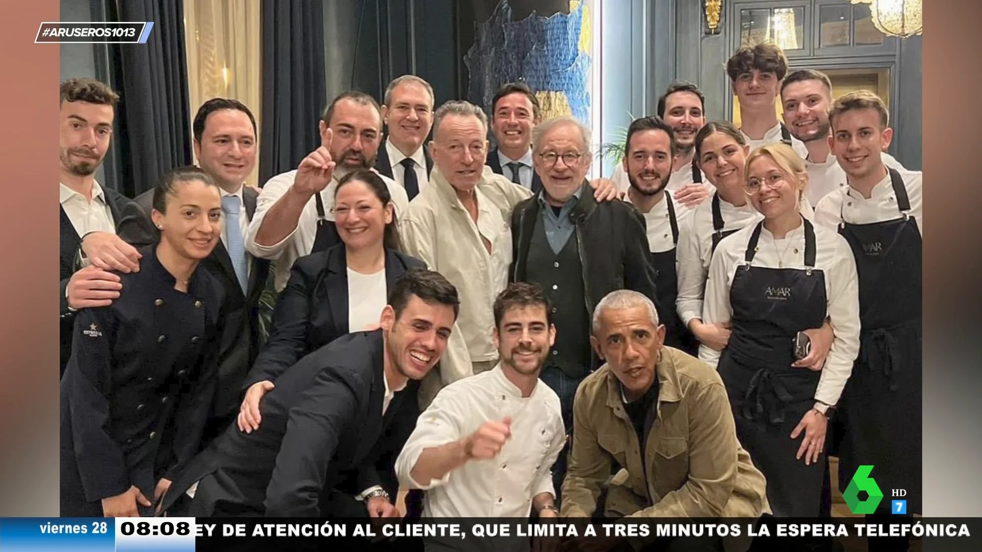 Springsteen, Obama y Spielberg: esta es la foto viral cenando de madrugada en un restaurante de Barcelona