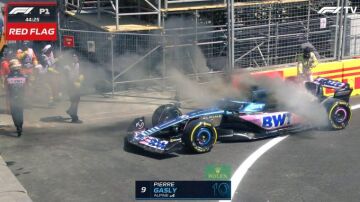 El Alpine de Pierre Gasly sale ardiendo