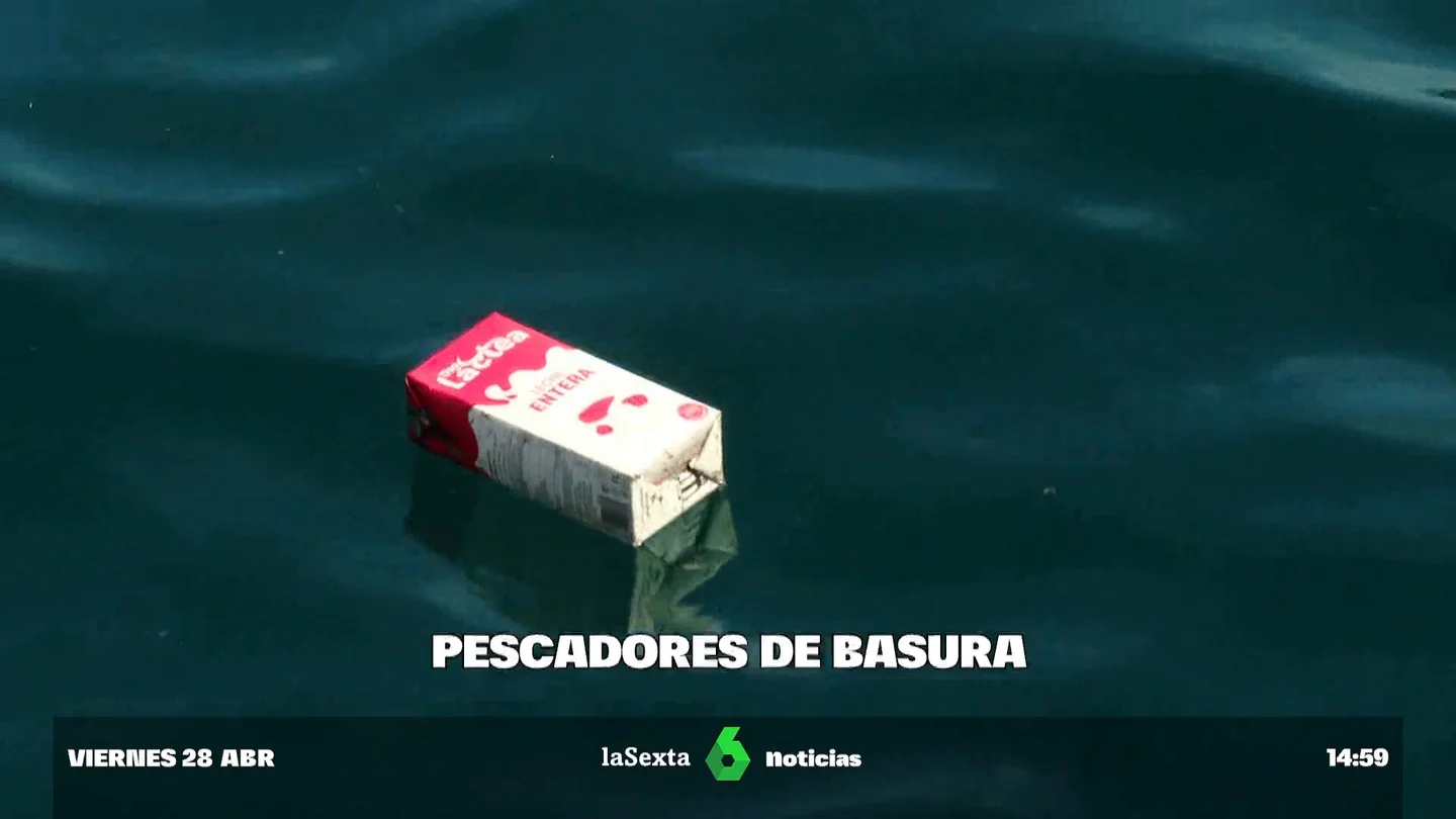 V- pescadores recogen basura V- pescadores recogen basura