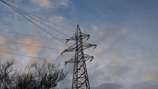 Tendido eléctrico, a 31 de diciembre de 2022, en Barcelona, Cataluña (España). Tendido eléctrico, a 31 de diciembre de 2022, en Barcelona, Cataluña (España).