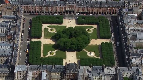 Plaza de los Vosgos. París