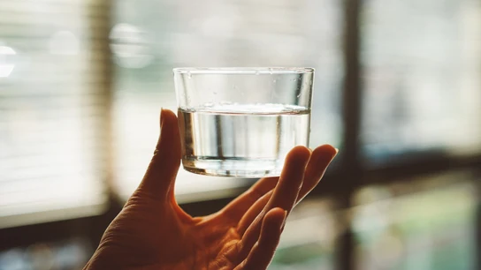 Así convierte el aire en agua potable una empresa de Córdoba: su tecnología ya está en 65 países y abastece a comunidades remotas Así convierte el aire en agua potable una empresa de Córdoba: su tecnología ya está en 65 países y abastece a comunidades remotas