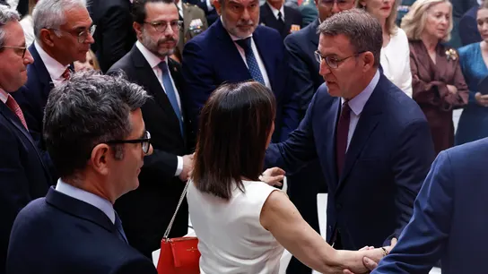Saludo de Robles y Bolaños a Feijóo Saludo de Robles y Bolaños a Feijóo