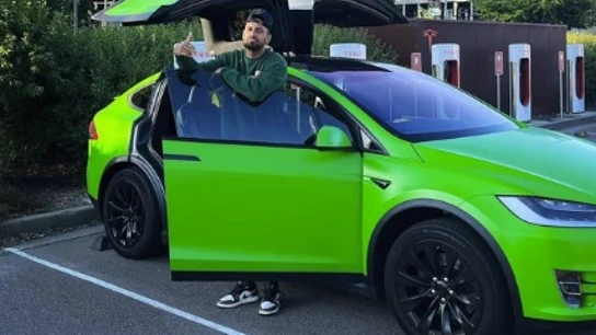 Tesla de Kyrgios Tesla de Kyrgios