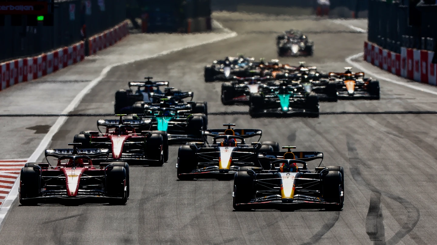 Salida del GP de Azerbaiyán Salida del GP de Azerbaiyán