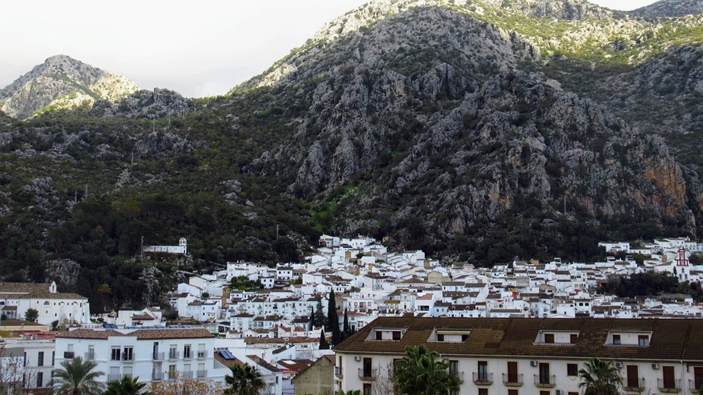 Vista de Ubrique (Cádiz), uno de los considerados Pueblos Blancos Vista de Ubrique (Cádiz), uno de los considerados Pueblos Blancos