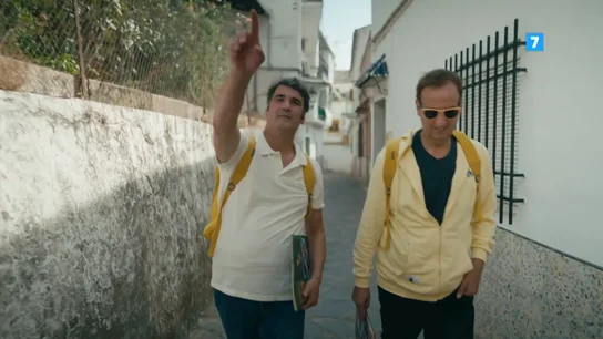 Hoy, en El Camino a Casa, Jesulín de Ubrique viaja a su infancia con Albert Espinosa Jesulín de Ubrique es el primer protagonista de 'El Camino a Casa', el programa conducido por Albert Espinosa en el que el torero hará un recorrido por su Ubrique natal, desde el colegio en el que estudiaba de niño a la casa en la que pasó su infancia.
