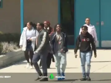 Un municipio de Michigan prohíbe que los alumnos lleven mochilas al colegio para evitar tiroteos masivos