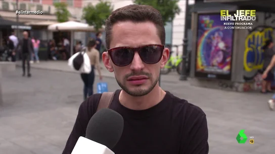El cabreo de un chico al creer que Sánchez cambiará el agua por las cervezas en las casas: "¿Está bien?, ¡tómese un paracetamol!" El cabreo de un chico al creer que Sánchez cambiará el agua por las cervezas en las casas: "¿Está bien?, ¡tómese un paracetamol!"