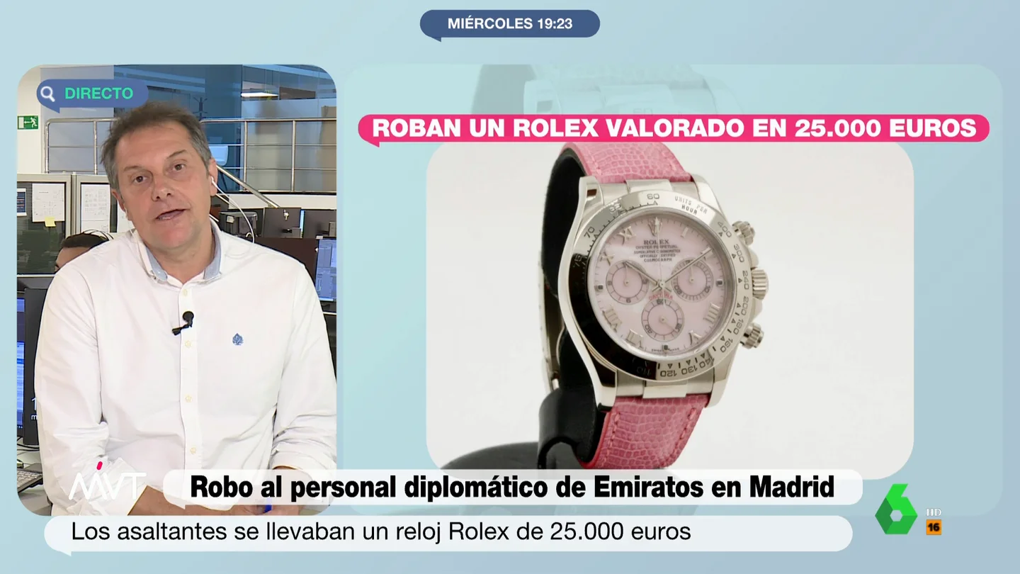 A punta de pistola y en pleno barrio de Salamanca: así ha sido el robo de un Rolex a un diplomático de Emiratos Árabes Manuel Marlasca analiza el robo de un reloj Rolex a un miembro de la delegación diplomática de Emiratos Árabes, a plena luz del día y en pleno centro de Madrid. El diplomático habría recibido un golpe en la cabeza intentando evitar el atraco.