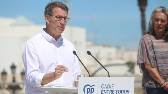 Alberto Núñez Feijóo en la presentación de la candidatura del PP a la Alcaldía de Cádiz Alberto Núñez Feijóo en la presentación de la candidatura del PP a la Alcaldía de Cádiz