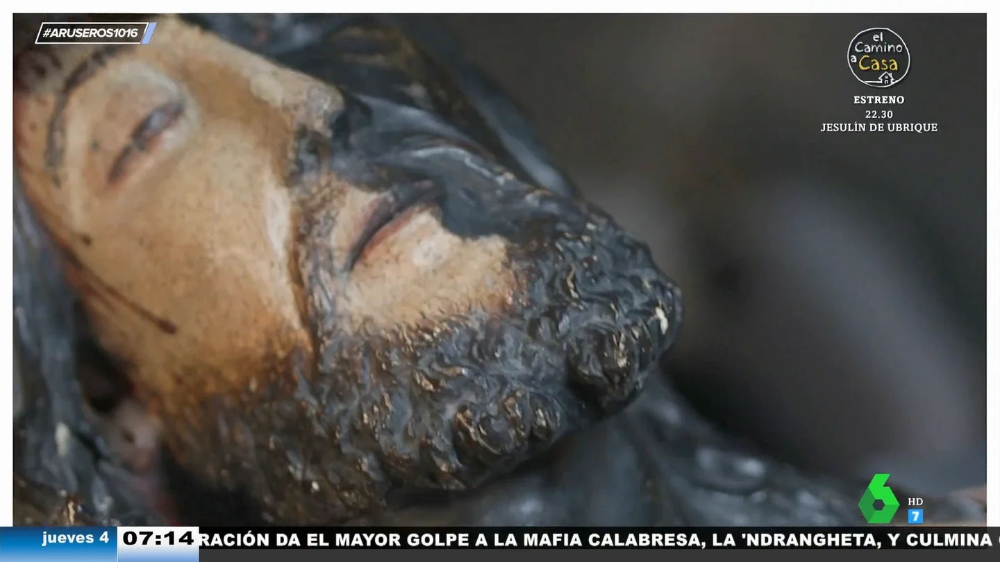 No, el Cristo de Lepanto de Barcelona no es negro: así de blanco ha quedado tras su restauración No, el Cristo de Lepanto de Barcelona no es negro: así de blanco ha quedado tras su restauración
