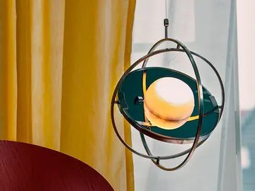 La lámpara SAMMANLÄNKAD La lámpara SAMMANLÄNKAD