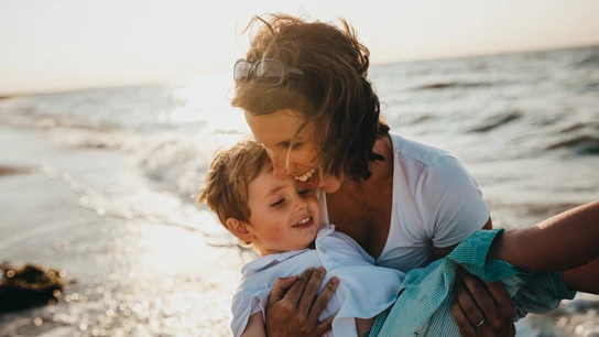 "Si como madre no descansas, te costará más disfrutar de tus hijos": los trucos de dos psicólogas para cuidarte "Si como madre no descansas, te costará más disfrutar de tus hijos": los trucos de dos psicólogas para cuidarte