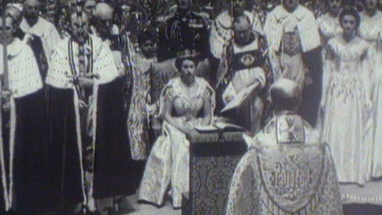 Más mujeres y menos invitados 'nobles': las diferencias entre la coronación de Carlos III y la de su madre, Isabel II Más mujeres y menos invitados 'nobles': las diferencias entre la coronación de Carlos III y la de su madre, Isabel II