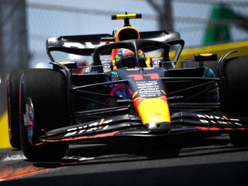 Sergio Pérez firma la pole en Miami y mete presión a Max Verstappen