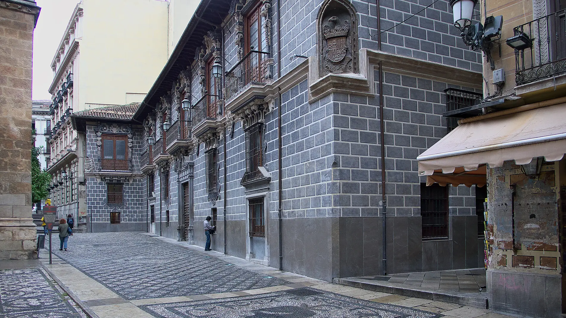Palacio de la Madraza de Granada: ¿sabías que fue la primera universidad pública de Al-Ándalus?