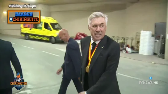 El grito viral de Carlo Ancelotti en el micro de Jose Luis Sánchez en 'El Chiringuito' que ya es historia El grito viral de Carlo Ancelotti en el micro de Jose Luis Sánchez en 'El Chiringuito' que ya es historia
